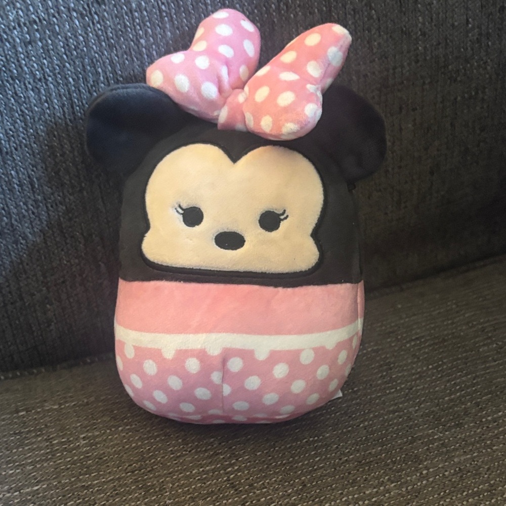 Disney Minnie Squishmallow